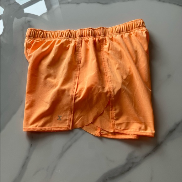 NEW without tags. Xersion Womens Running Short set in a beautiful airy orange - Picture 3 of 8